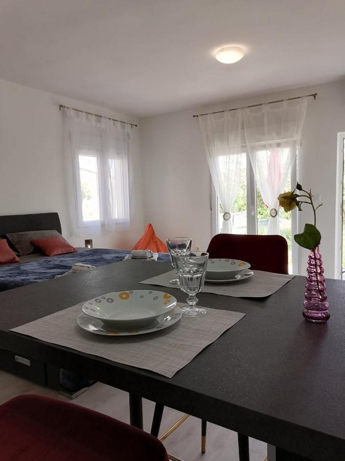 Leona Apartment Vidikovac, Pula Ngoại thất bức ảnh