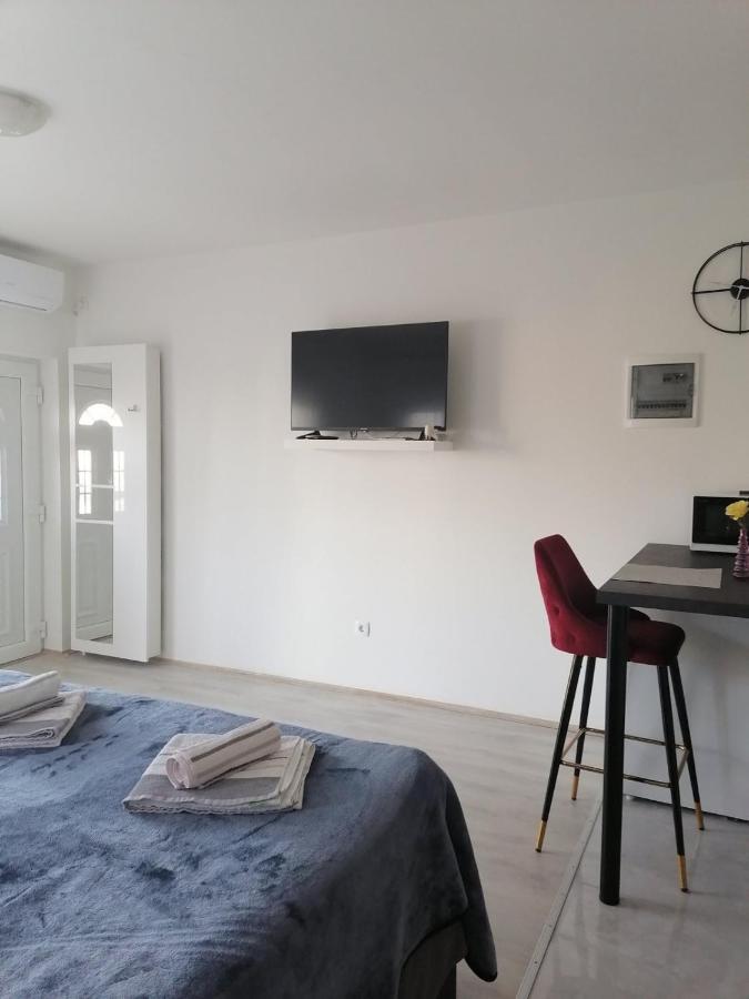 Leona Apartment Vidikovac, Pula Ngoại thất bức ảnh